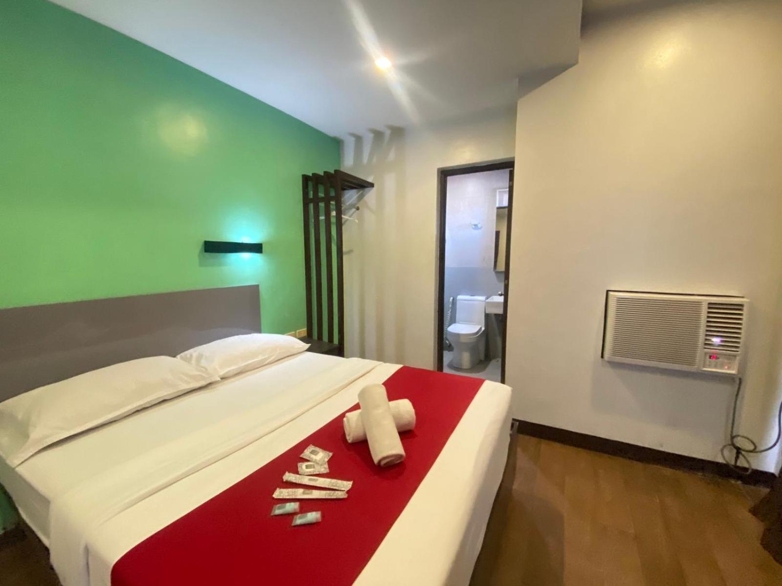 Mc Hotel Novaliches カローカン エクステリア 写真